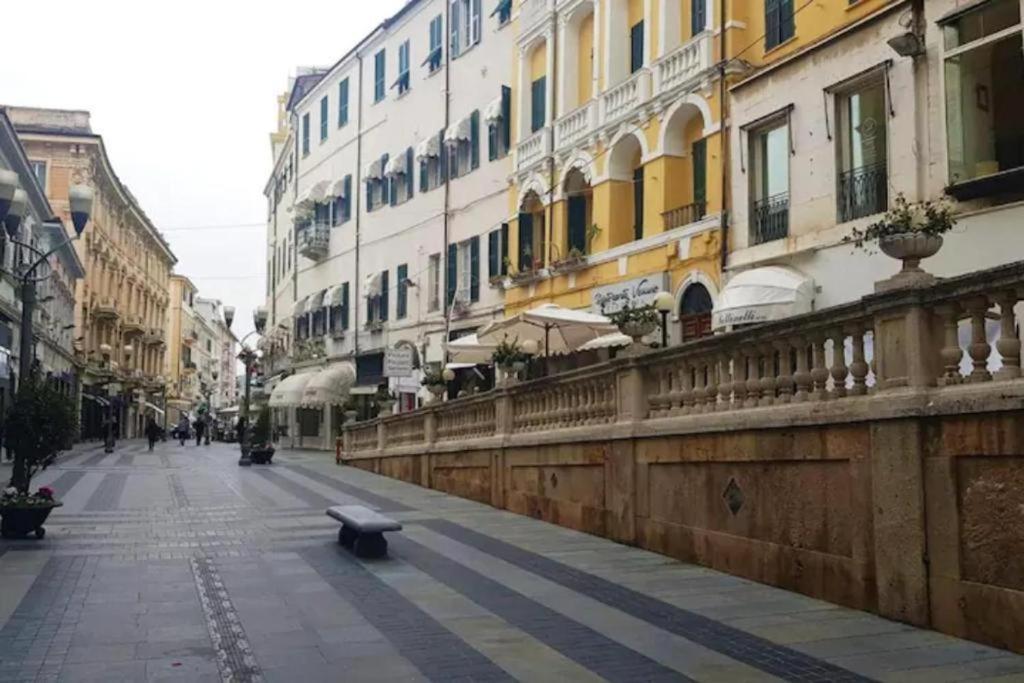 Casa Rosa Lucia Centrale Con Parcheggio Sanremo Exteriör bild