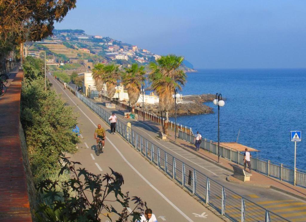 Casa Rosa Lucia Centrale Con Parcheggio Sanremo Exteriör bild